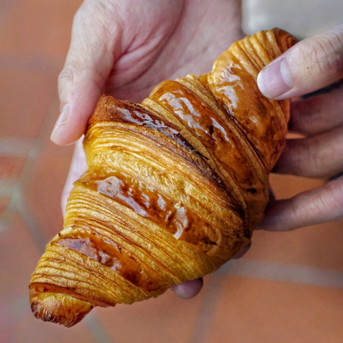 petit pain croissant review